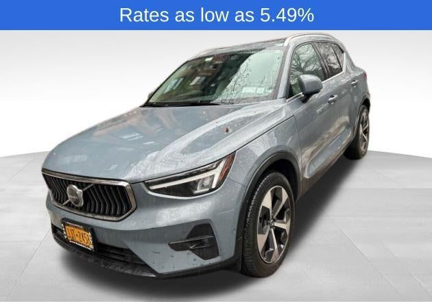 2023 Volvo XC40 B5 AWD Plus Bright Theme