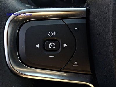 2023 Volvo XC40 B5 AWD Plus Dark Theme