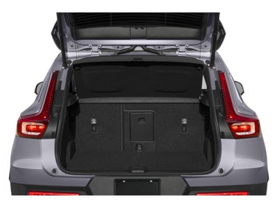 2023 Volvo XC40 B5 AWD Plus Dark Theme