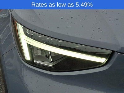 2023 Volvo XC40 B5 AWD Plus Dark Theme