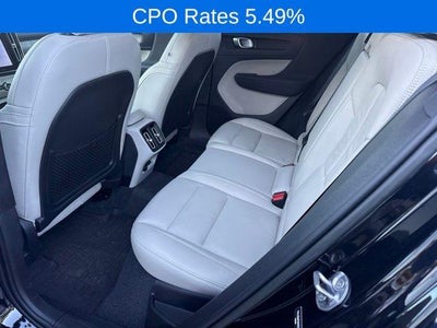 2023 Volvo XC40 B5 AWD Plus Dark Theme
