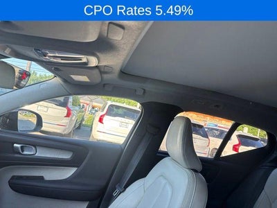 2023 Volvo XC40 B5 AWD Plus Dark Theme