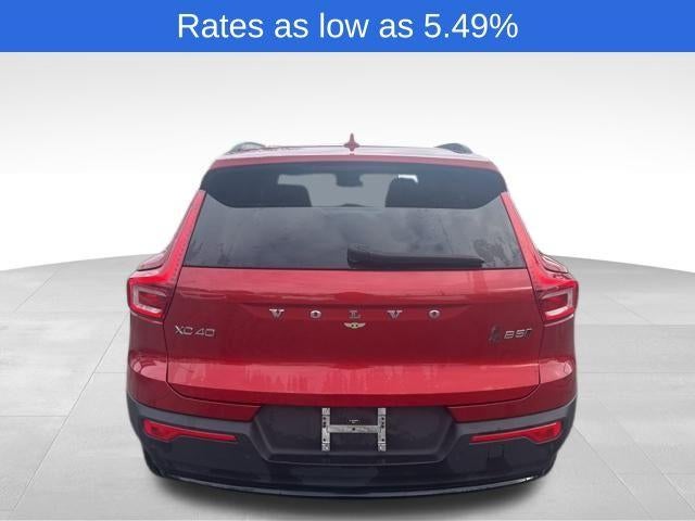 2023 Volvo XC40 B5 AWD Plus Dark Theme
