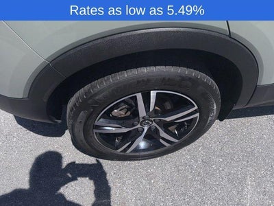 2023 Volvo XC40 B5 AWD Plus Dark Theme