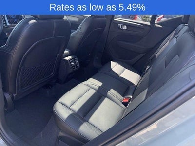 2023 Volvo XC40 B5 AWD Plus Dark Theme