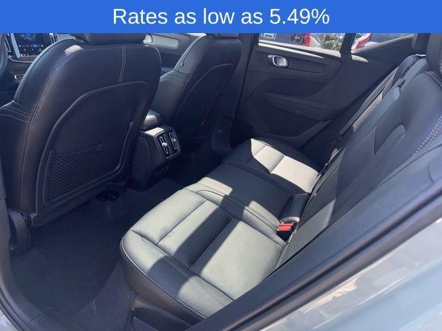 2023 Volvo XC40 B5 AWD Plus Dark Theme