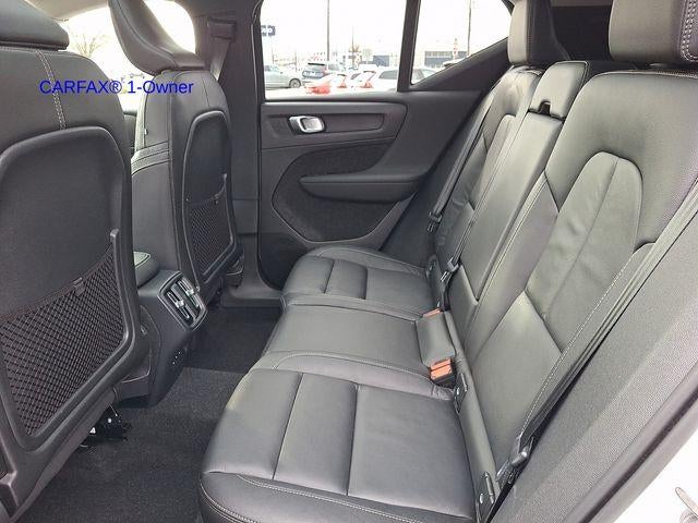 2023 Volvo XC40 B5 AWD Plus Dark Theme