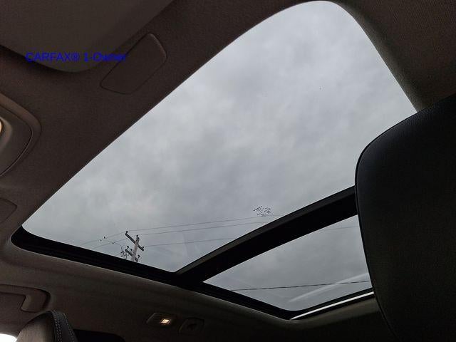2023 Volvo XC40 B5 AWD Plus Dark Theme