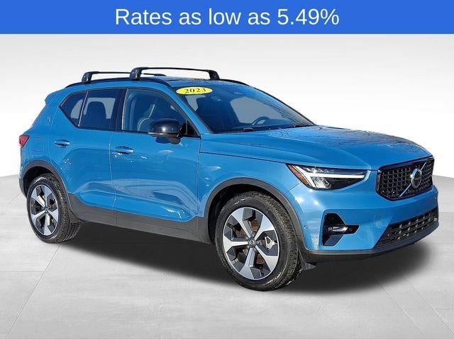 2023 Volvo XC40 B5 AWD Plus Dark Theme