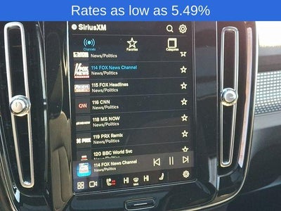 2023 Volvo XC40 B5 AWD Plus Dark Theme