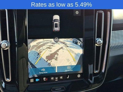 2023 Volvo XC40 B5 AWD Plus Dark Theme