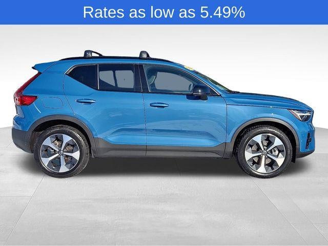 2023 Volvo XC40 B5 AWD Plus Dark Theme