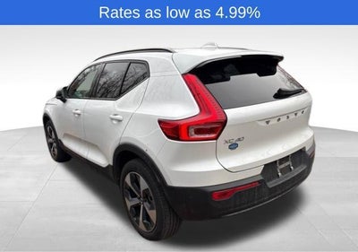 2023 Volvo XC40 B5 AWD Plus Dark Theme