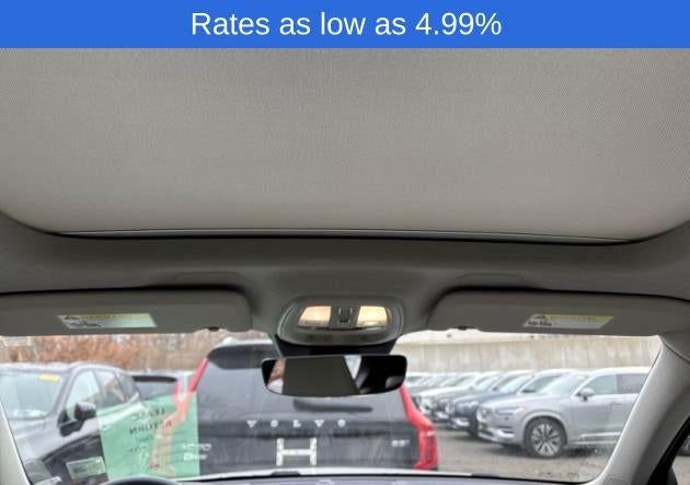 2023 Volvo XC40 B5 AWD Plus Dark Theme