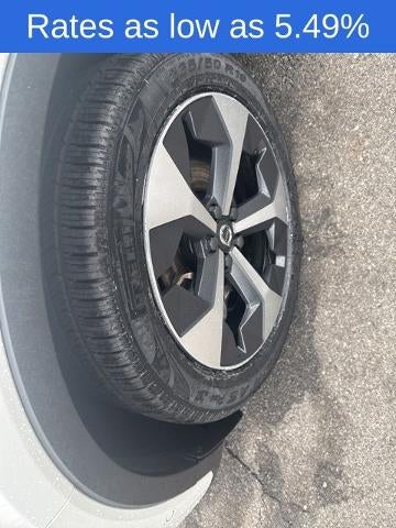 2023 Volvo XC40 B5 AWD Plus Dark Theme