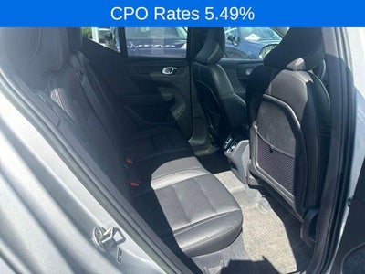 2023 Volvo XC40 B5 AWD Plus Dark Theme