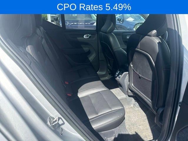 2023 Volvo XC40 B5 AWD Plus Dark Theme