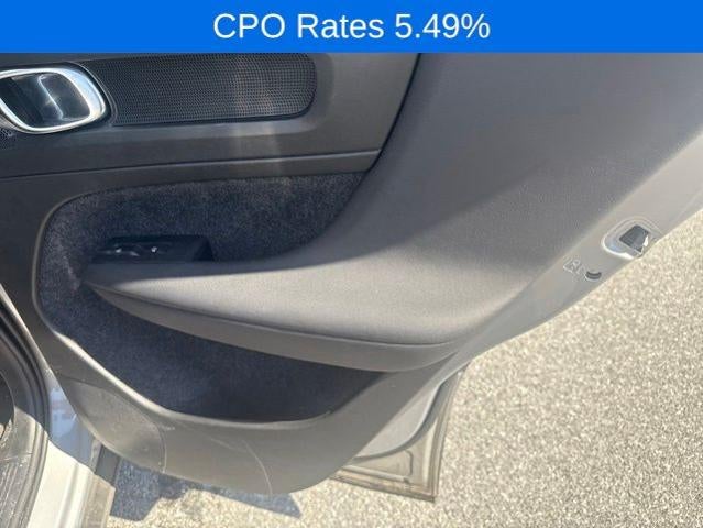 2023 Volvo XC40 B5 AWD Plus Dark Theme
