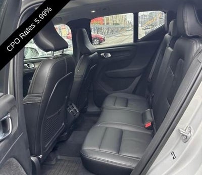 2023 Volvo XC40 B5 AWD Plus Dark Theme