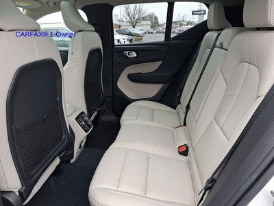 2023 Volvo XC40 B5 AWD Plus Dark Theme