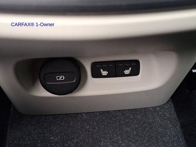 2023 Volvo XC40 B5 AWD Plus Dark Theme