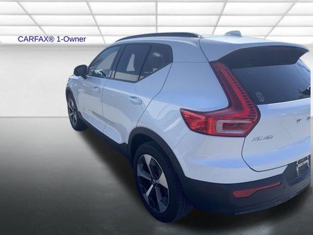 2023 Volvo XC40 B5 AWD Plus Dark Theme