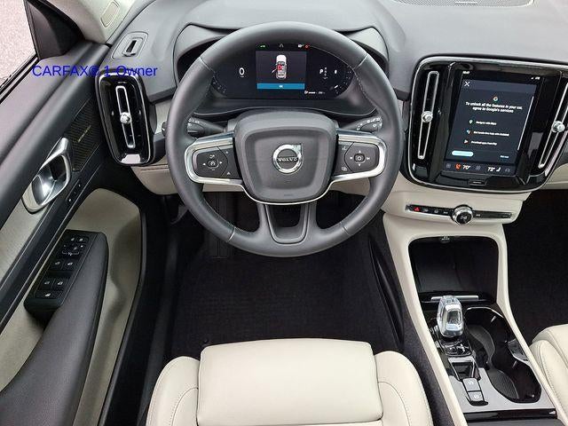2023 Volvo XC40 B5 AWD Plus Dark Theme