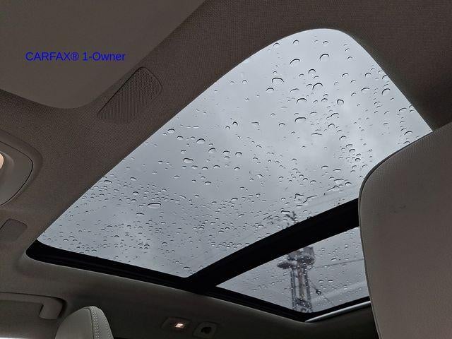 2023 Volvo XC40 B5 AWD Plus Dark Theme