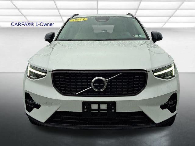 2023 Volvo XC40 B5 AWD Plus Dark Theme
