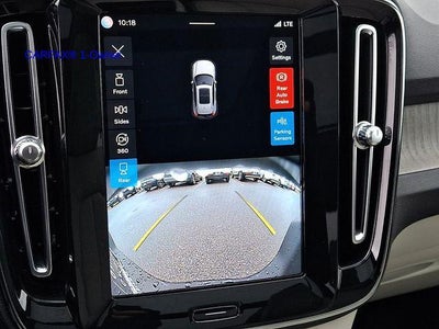 2023 Volvo XC40 B5 AWD Plus Dark Theme