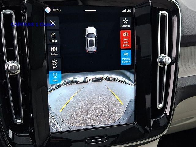 2023 Volvo XC40 B5 AWD Plus Dark Theme