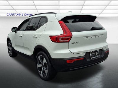 2023 Volvo XC40 B5 AWD Plus Dark Theme