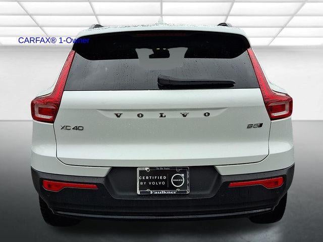 2023 Volvo XC40 B5 AWD Plus Dark Theme