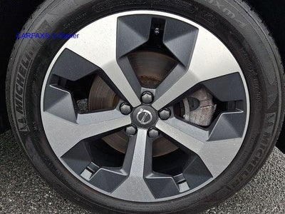 2023 Volvo XC40 B5 AWD Plus Dark Theme