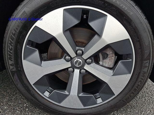 2023 Volvo XC40 B5 AWD Plus Dark Theme