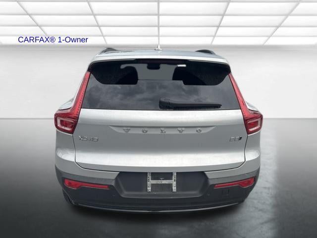 2023 Volvo XC40 B5 AWD Plus Dark Theme