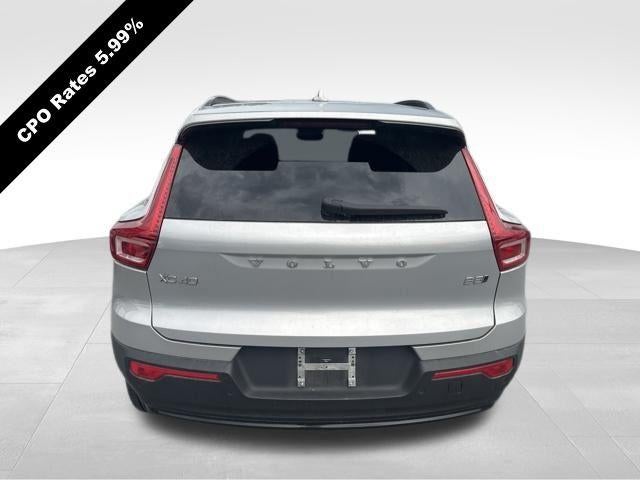 2023 Volvo XC40 B5 AWD Plus Dark Theme