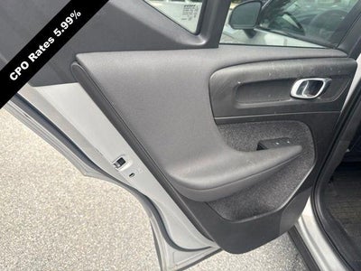 2023 Volvo XC40 B5 AWD Plus Dark Theme