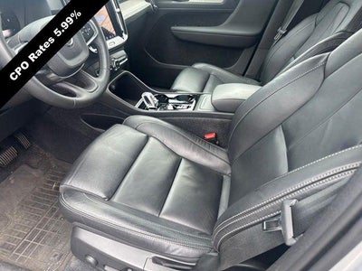 2023 Volvo XC40 B5 AWD Plus Dark Theme