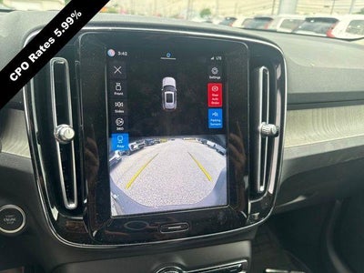 2023 Volvo XC40 B5 AWD Plus Dark Theme
