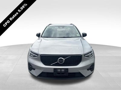 2023 Volvo XC40 B5 AWD Plus Dark Theme