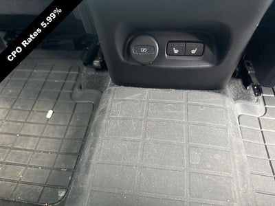 2023 Volvo XC40 B5 AWD Plus Dark Theme