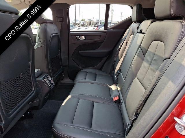 2023 Volvo XC40 B5 AWD Plus Dark Theme