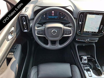 2023 Volvo XC40 B5 AWD Plus Dark Theme
