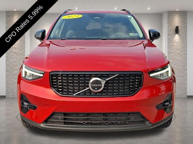 2023 Volvo XC40 B5 AWD Plus Dark Theme