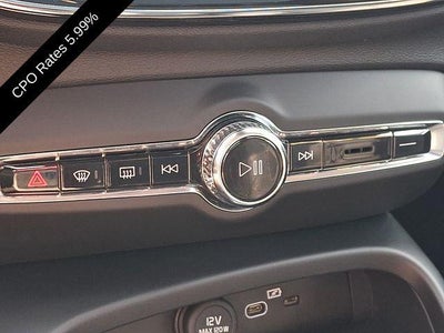 2023 Volvo XC40 B5 AWD Plus Dark Theme
