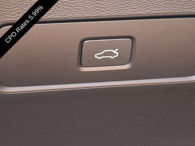 2023 Volvo XC40 B5 AWD Plus Dark Theme
