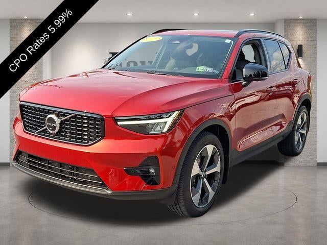 2023 Volvo XC40 B5 AWD Plus Dark Theme