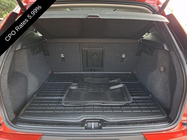 2023 Volvo XC40 B5 AWD Plus Dark Theme