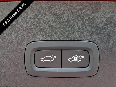 2023 Volvo XC40 B5 AWD Plus Dark Theme
